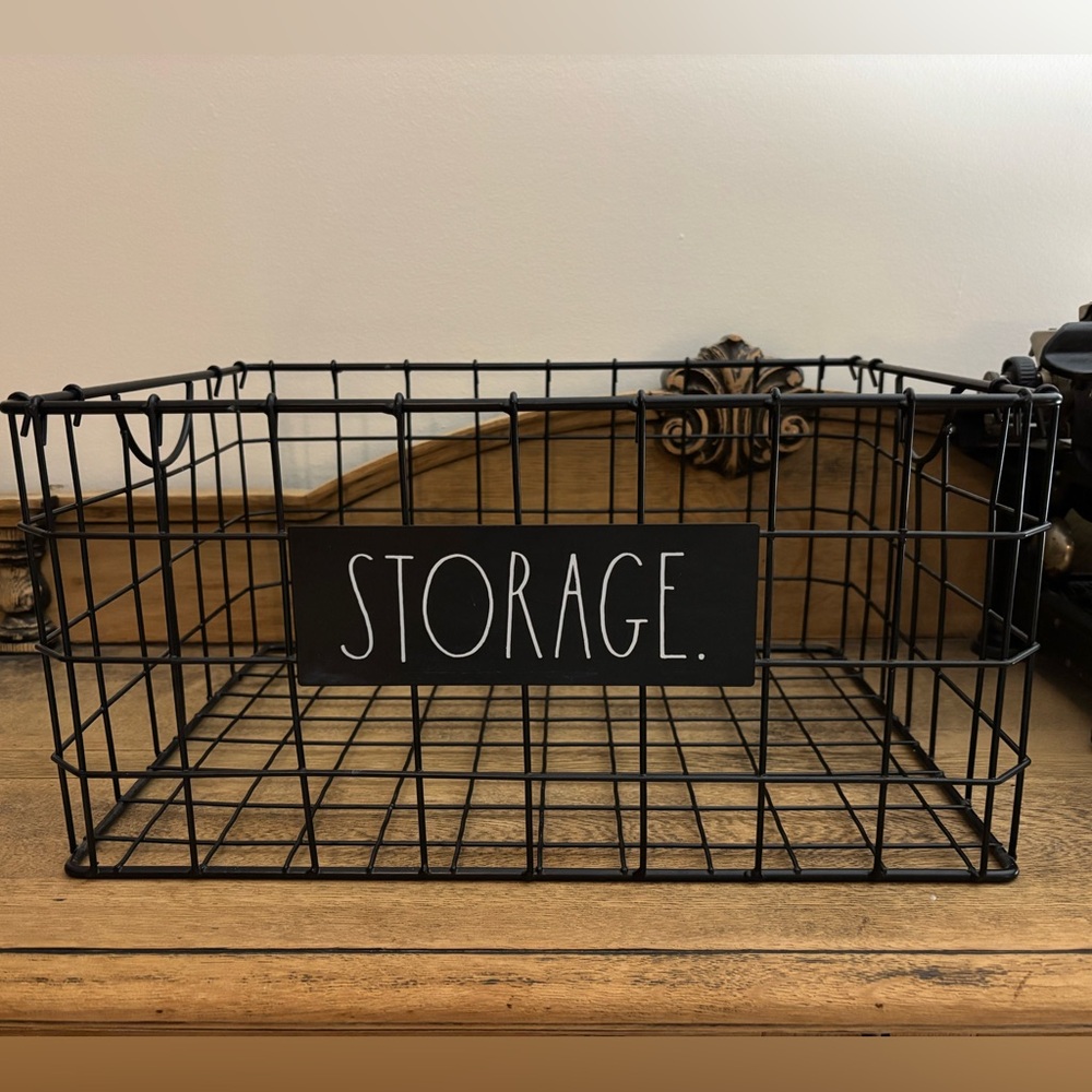 Rae Dunn Metal Wire Basket
16" x 12" x 8" Storage